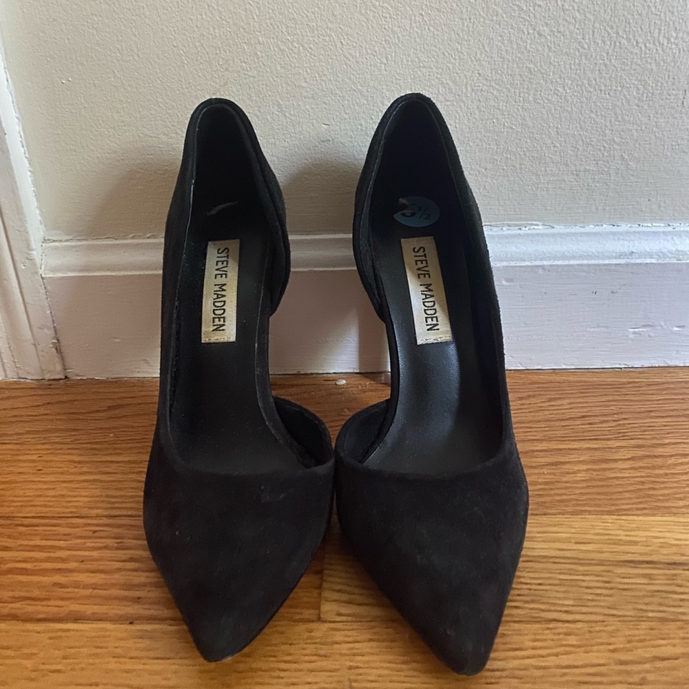 Steve Madden Black Pumps